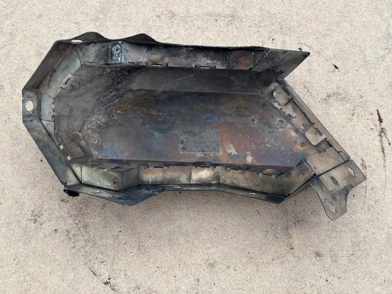 Claas Lexion 780 Izolacja Silnika Pokrywa Maska 00 0781 214 0 0007812140 - Hauba za Kombinovani kombajn: slika 3 Claas Lexion 780 Izolacja Silnika Pokrywa Maska 00 0781 214 0 0007812140 - Hauba za Kombinovani kombajn: slika 3