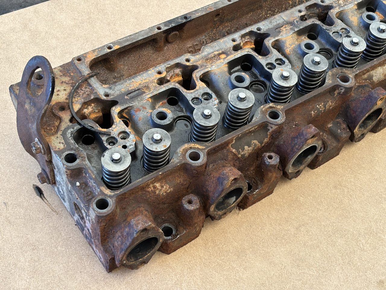 Cummins 6CT 6CT8.3 6C8.3 Głowica Cylindra j925642 3936180 - Zaglavlje motora: slika 4 Cummins 6CT 6CT8.3 6C8.3 Głowica Cylindra j925642 3936180 - Zaglavlje motora: slika 4