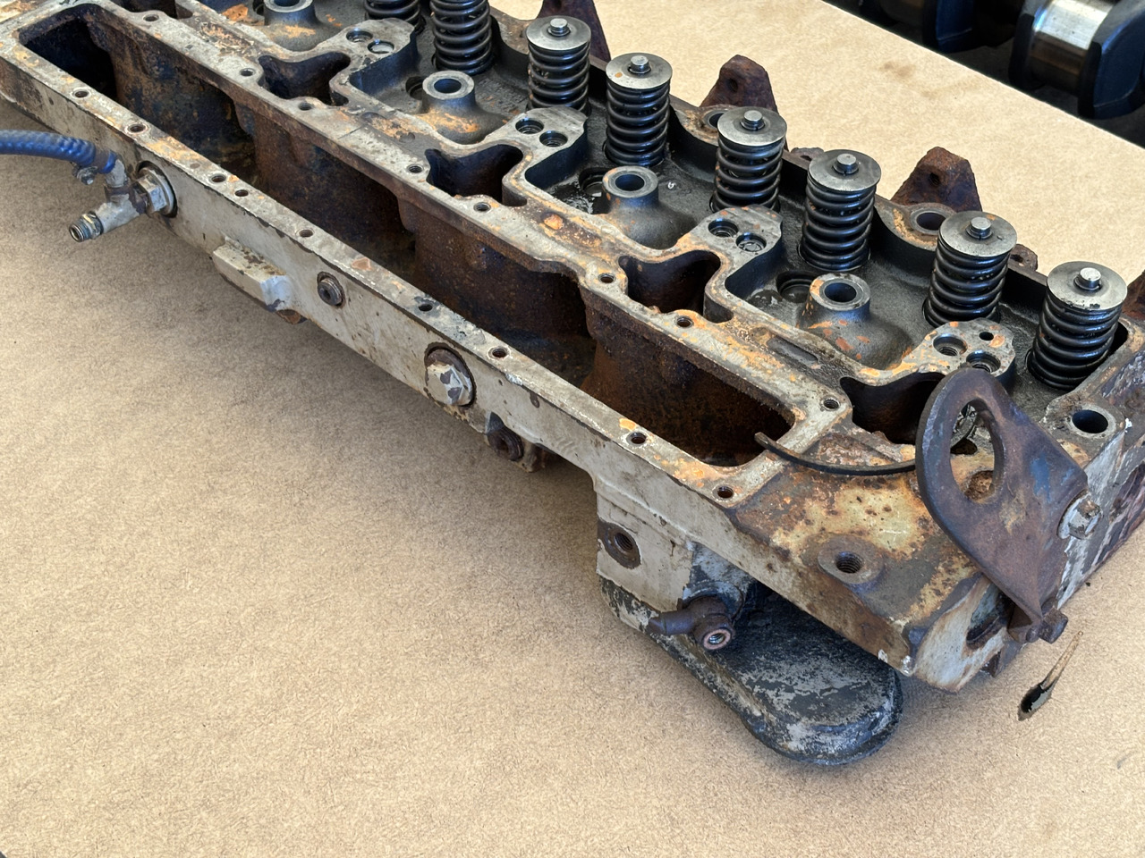 Cummins 6CT 6CT8.3 6C8.3 Głowica Cylindra j925642 3936180 - Zaglavlje motora: slika 5 Cummins 6CT 6CT8.3 6C8.3 Głowica Cylindra j925642 3936180 - Zaglavlje motora: slika 5