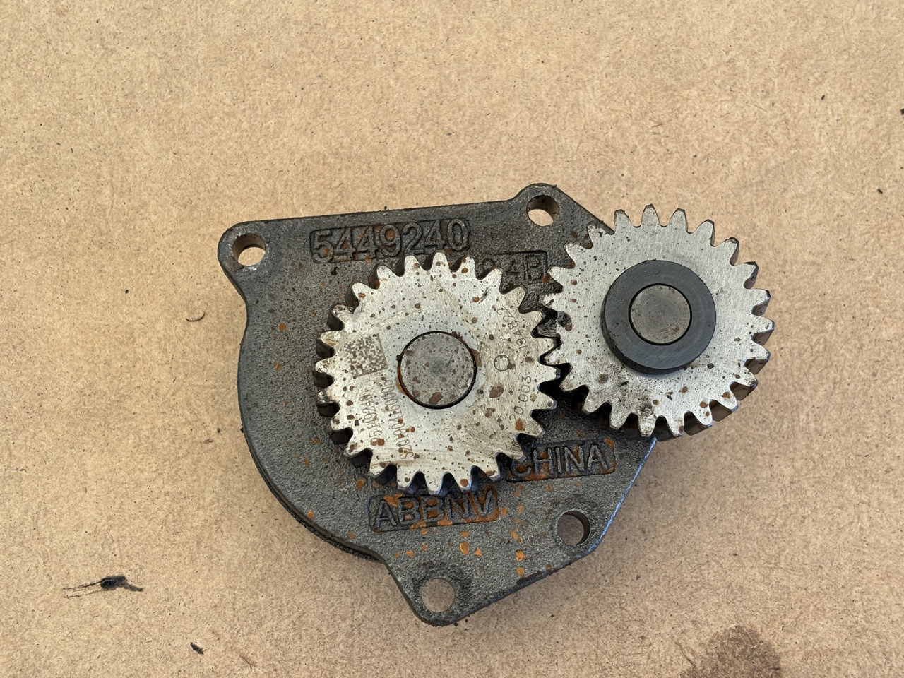 Cummins 6CT 6CT8.3 6C8.3 QSC8.3 ISC8.3 Pompa oleju silnika 5449240 - Pumpa za ulje: slika 1 Cummins 6CT 6CT8.3 6C8.3 QSC8.3 ISC8.3 Pompa oleju silnika 5449240 - Pumpa za ulje: slika 1