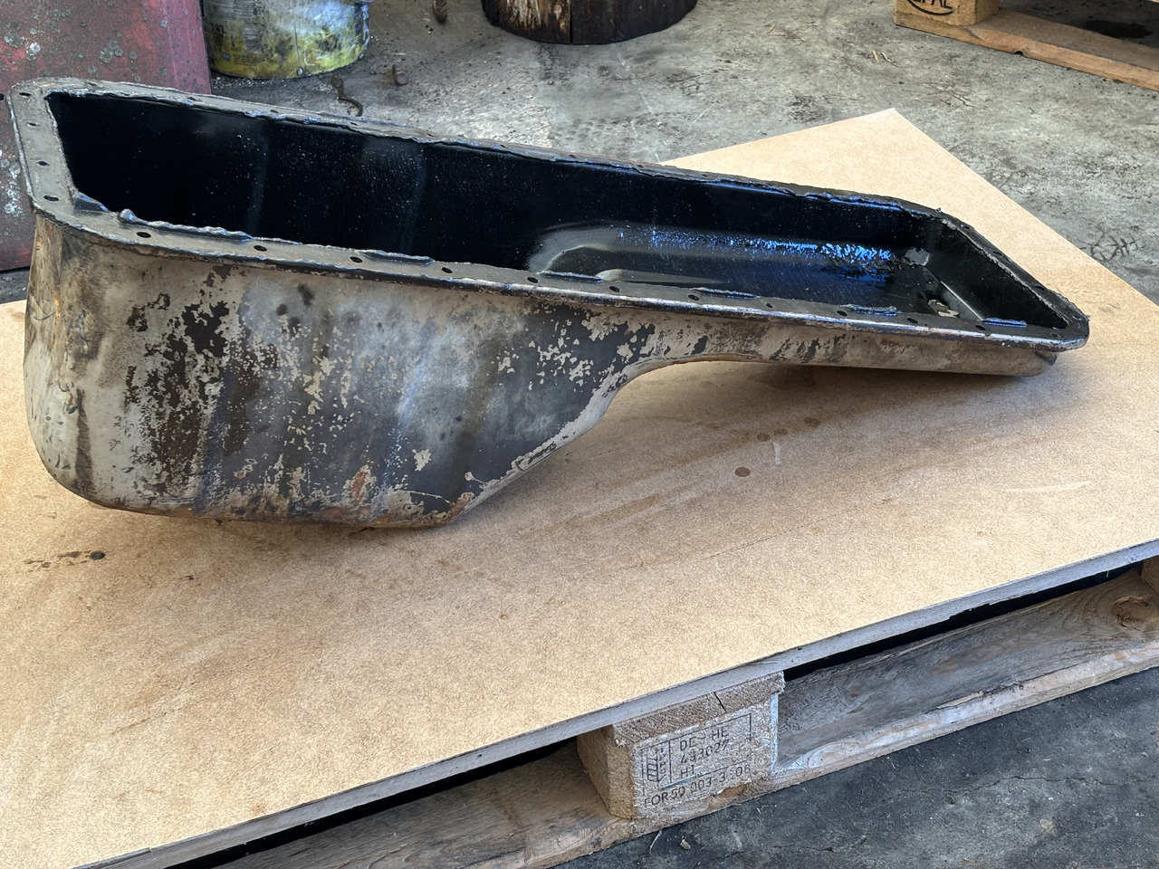 Cummins 6CT8.3 Miska olejowa 3974291 3906473 3908540 3912003 3912101 3914015 - Korito za ulje: slika 1 Cummins 6CT8.3 Miska olejowa 3974291 3906473 3908540 3912003 3912101 3914015 - Korito za ulje: slika 1