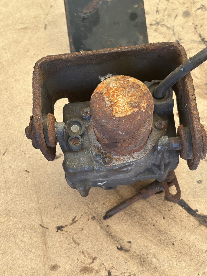 Cummins 8.3 6CT 6CTA 6CTAA Elektroniczny pedał gazu VDO 408.422/6/1 - Pedala: slika 3 Cummins 8.3 6CT 6CTA 6CTAA Elektroniczny pedał gazu VDO 408.422/6/1 - Pedala: slika 3