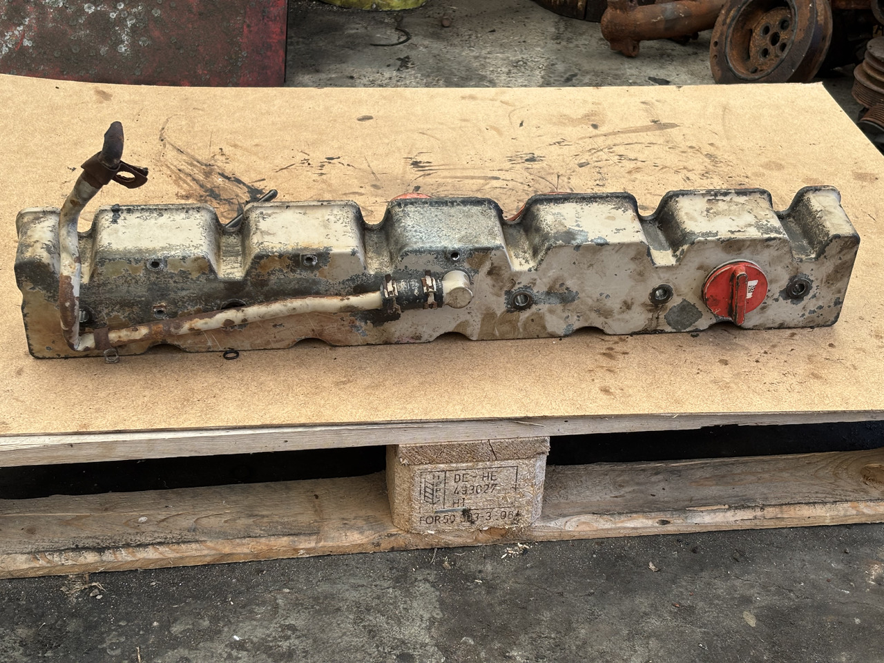 Cummins 8.3 6CT 6CTA 6CTAA Pokrywa Zaworów 3930903 - Motor i delovi: slika 1 Cummins 8.3 6CT 6CTA 6CTAA Pokrywa Zaworów 3930903 - Motor i delovi: slika 1