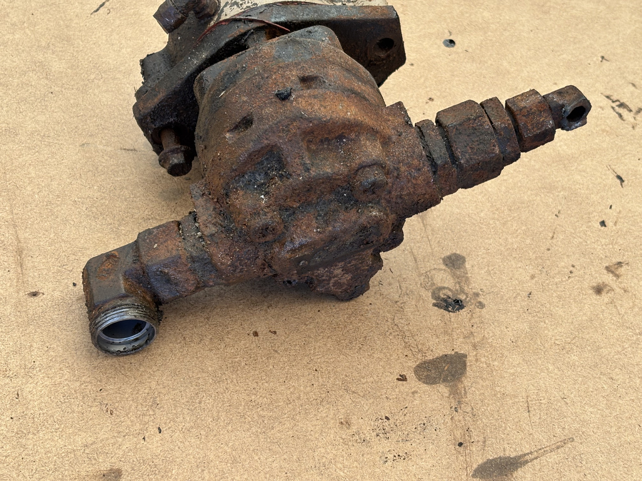 Cummins 8.3 6CT 6CTA 6CTAA Pompa hydrauliczna rozrząd - Hidraulična pumpa za Poljoprivredna mašina: slika 3 Cummins 8.3 6CT 6CTA 6CTAA Pompa hydrauliczna rozrząd - Hidraulična pumpa za Poljoprivredna mašina: slika 3