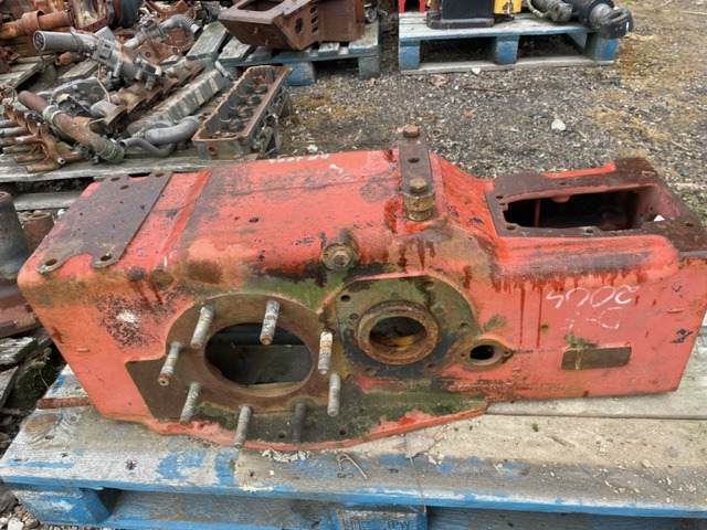 Deutz Fahr 2004 - Obudowa Tylnego Mostu | Obudowa Skrzyni Biegów - Osovina i delovi za Poljoprivredna mašina: slika 4 Deutz Fahr 2004 - Obudowa Tylnego Mostu | Obudowa Skrzyni Biegów - Osovina i delovi za Poljoprivredna mašina: slika 4