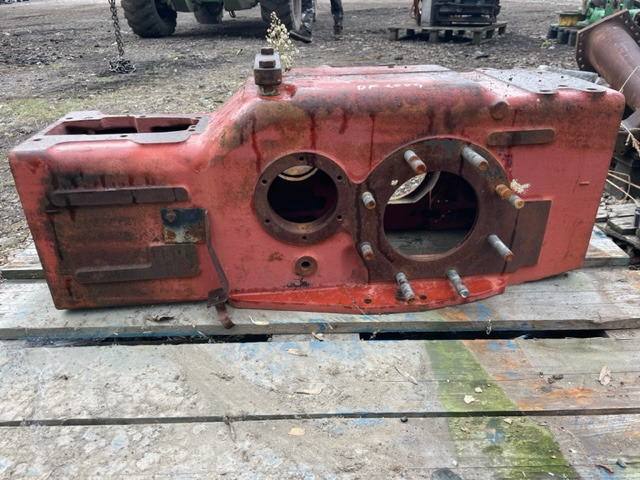 Deutz Fahr 2004 - Obudowa Tylnego Mostu | Obudowa Skrzyni Biegów - Osovina i delovi za Poljoprivredna mašina: slika 2 Deutz Fahr 2004 - Obudowa Tylnego Mostu | Obudowa Skrzyni Biegów - Osovina i delovi za Poljoprivredna mašina: slika 2