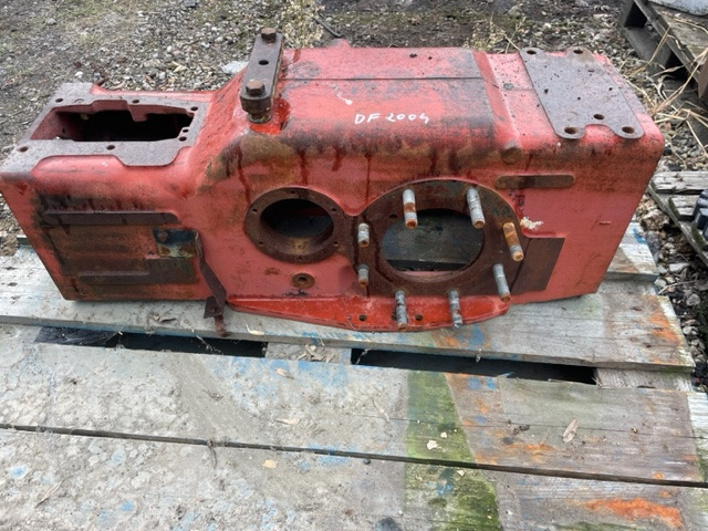 Deutz Fahr 2004 - Obudowa Tylnego Mostu | Obudowa Skrzyni Biegów - Osovina i delovi za Poljoprivredna mašina: slika 1 Deutz Fahr 2004 - Obudowa Tylnego Mostu | Obudowa Skrzyni Biegów - Osovina i delovi za Poljoprivredna mašina: slika 1