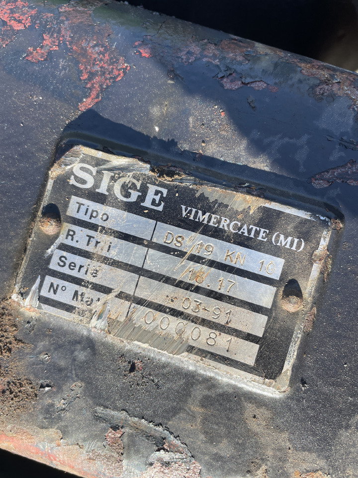 Deutz-Fahr Agrostar - most przedni Sige DS19 KN10 DS19KN10 - Prednja osovina za Poljoprivredna mašina: slika 2 Deutz-Fahr Agrostar - most przedni Sige DS19 KN10 DS19KN10 - Prednja osovina za Poljoprivredna mašina: slika 2