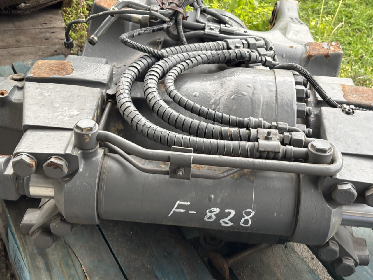 Fendt 828 Obudowa Osi Łuk Osi 755/137 F835300020180 F835300020160 E835300020012 - Zadnja osovina za Poljoprivredna mašina: slika 3 Fendt 828 Obudowa Osi Łuk Osi 755/137 F835300020180 F835300020160 E835300020012 - Zadnja osovina za Poljoprivredna mašina: slika 3