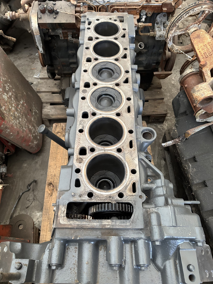 Fendt 936 Gen 7 Silnik D1556LE523 Wał Korbowy Korbowód H218PF150094A H218PF150099A CZĘŚCI - Radilica za Poljoprivredna mašina: slika 2 Fendt 936 Gen 7 Silnik D1556LE523 Wał Korbowy Korbowód H218PF150094A H218PF150099A CZĘŚCI - Radilica za Poljoprivredna mašina: slika 2