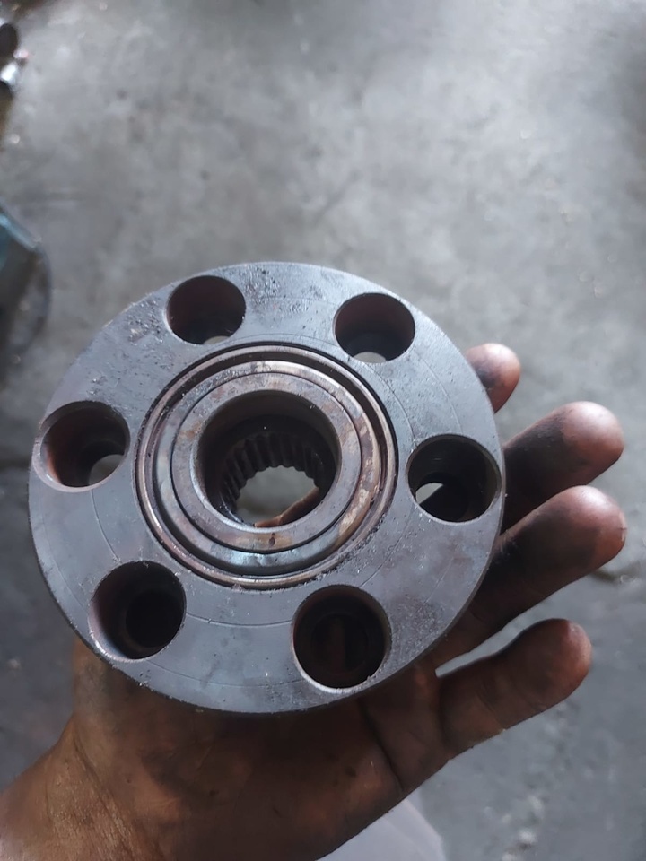 Ford 8730 Powershift sprzęgło - Kvačilo i delovi za Traktor: slika 3 Ford 8730 Powershift sprzęgło - Kvačilo i delovi za Traktor: slika 3