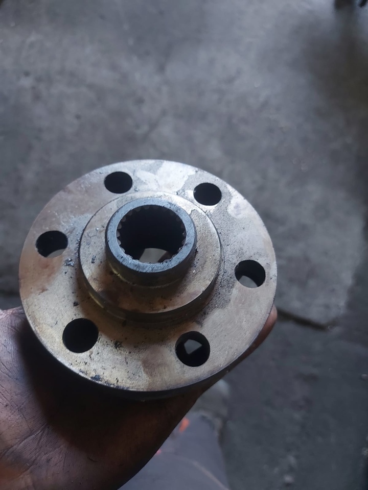 Ford 8730 Powershift sprzęgło - Kvačilo i delovi za Traktor: slika 1 Ford 8730 Powershift sprzęgło - Kvačilo i delovi za Traktor: slika 1