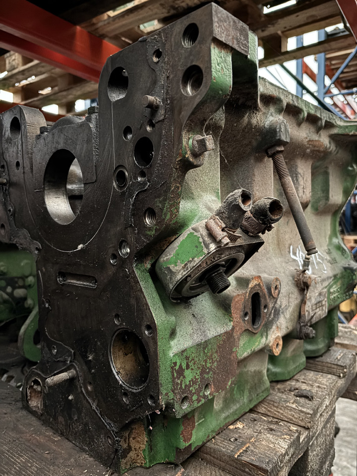 John Deere 4039TF 4045 R116195 R11619 R121421 Blok Silnika Tłoki Obudowa Koła Zamachowego CZĘŚCI - Cilindar blok za Poljoprivredna mašina: slika 2 John Deere 4039TF 4045 R116195 R11619 R121421 Blok Silnika Tłoki Obudowa Koła Zamachowego CZĘŚCI - Cilindar blok za Poljoprivredna mašina: slika 2