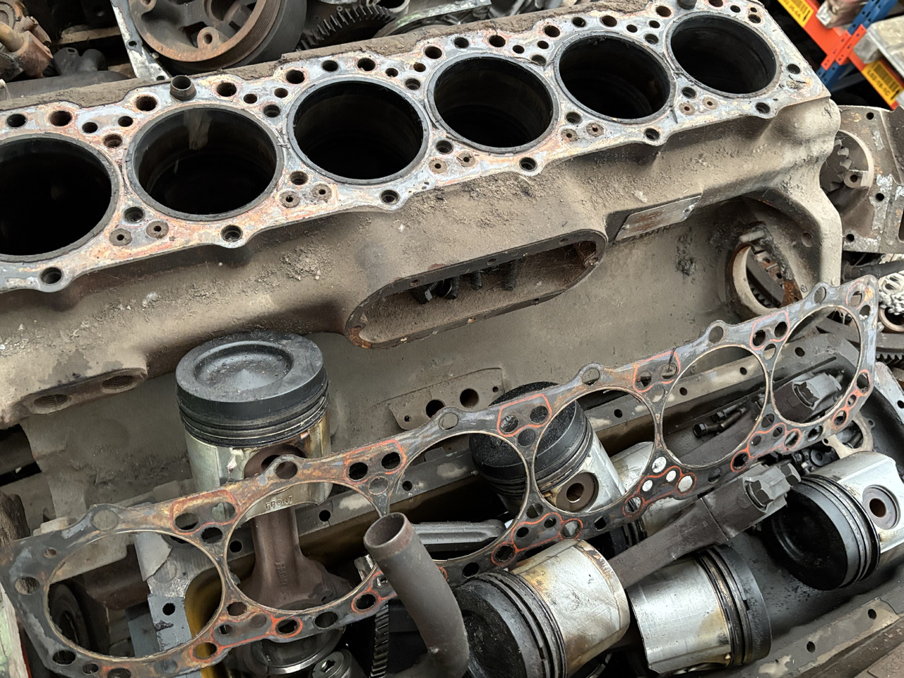 John Deere 6076 R109777 R109780 R109805 R109806 Cylinder Tłoki CZĘŚCI - Cilindar blok za Poljoprivredna mašina: slika 3 John Deere 6076 R109777 R109780 R109805 R109806 Cylinder Tłoki CZĘŚCI - Cilindar blok za Poljoprivredna mašina: slika 3