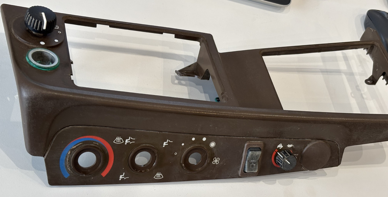 John Deere 6110 6210 Obudowa Ramka Mocowanie L165832 - Kabina i enterijer za Poljoprivredna mašina: slika 4 John Deere 6110 6210 Obudowa Ramka Mocowanie L165832 - Kabina i enterijer za Poljoprivredna mašina: slika 4