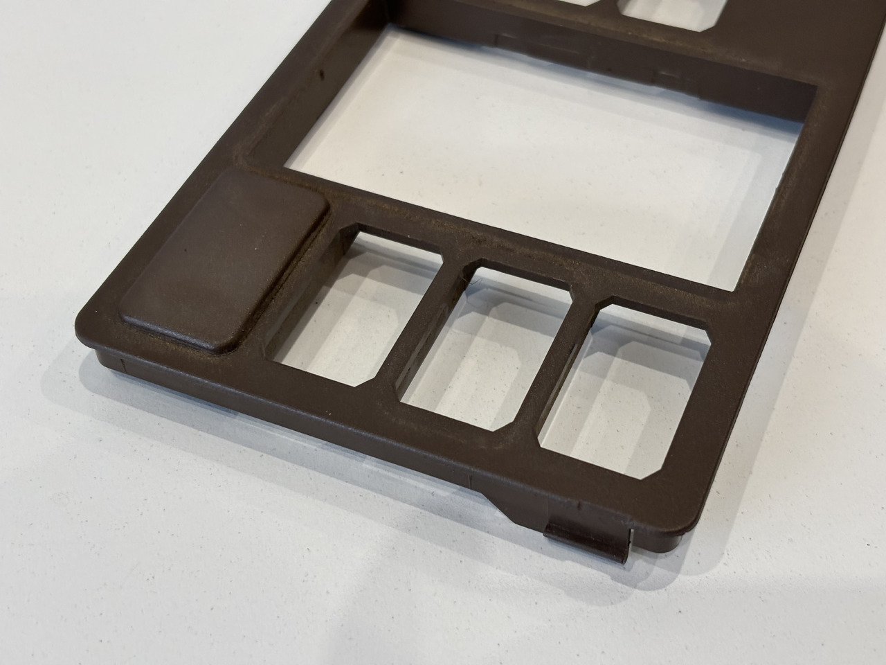 John Deere 6110 6210 Płytka Obudowa Ramka L113568 - Kabina i enterijer za Poljoprivredna mašina: slika 2 John Deere 6110 6210 Płytka Obudowa Ramka L113568 - Kabina i enterijer za Poljoprivredna mašina: slika 2