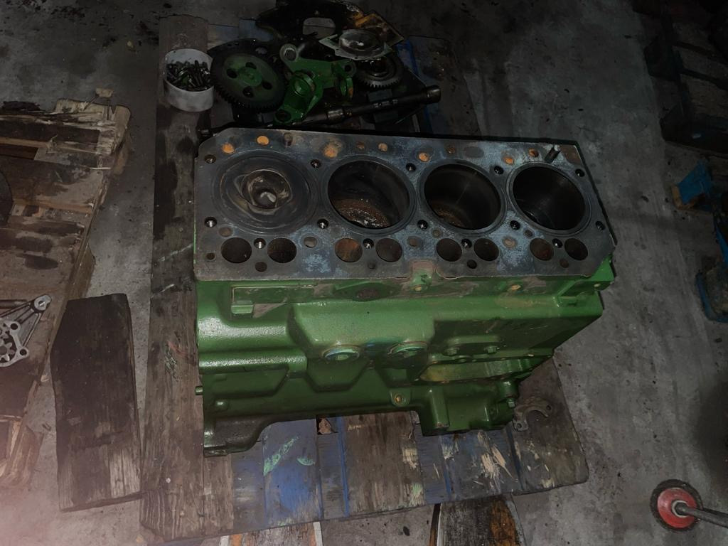 John Deere 6110 6410 - blok silnika R115081 - Cilindar blok za Poljoprivredna mašina: slika 2 John Deere 6110 6410 - blok silnika R115081 - Cilindar blok za Poljoprivredna mašina: slika 2