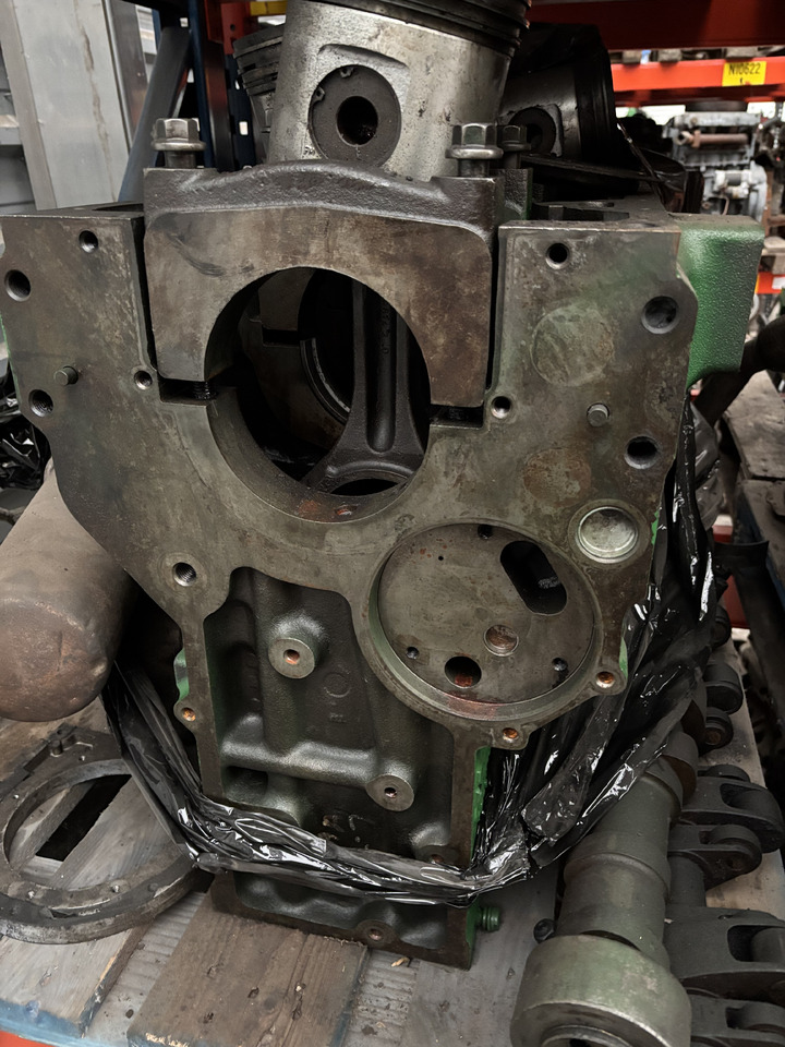 John Deere 6125 R517076 R518736 R518737 Blok Silnika Tłoki Korbowody Wał CZĘŚCI - Cilindar blok za Poljoprivredna mašina: slika 2 John Deere 6125 R517076 R518736 R518737 Blok Silnika Tłoki Korbowody Wał CZĘŚCI - Cilindar blok za Poljoprivredna mašina: slika 2