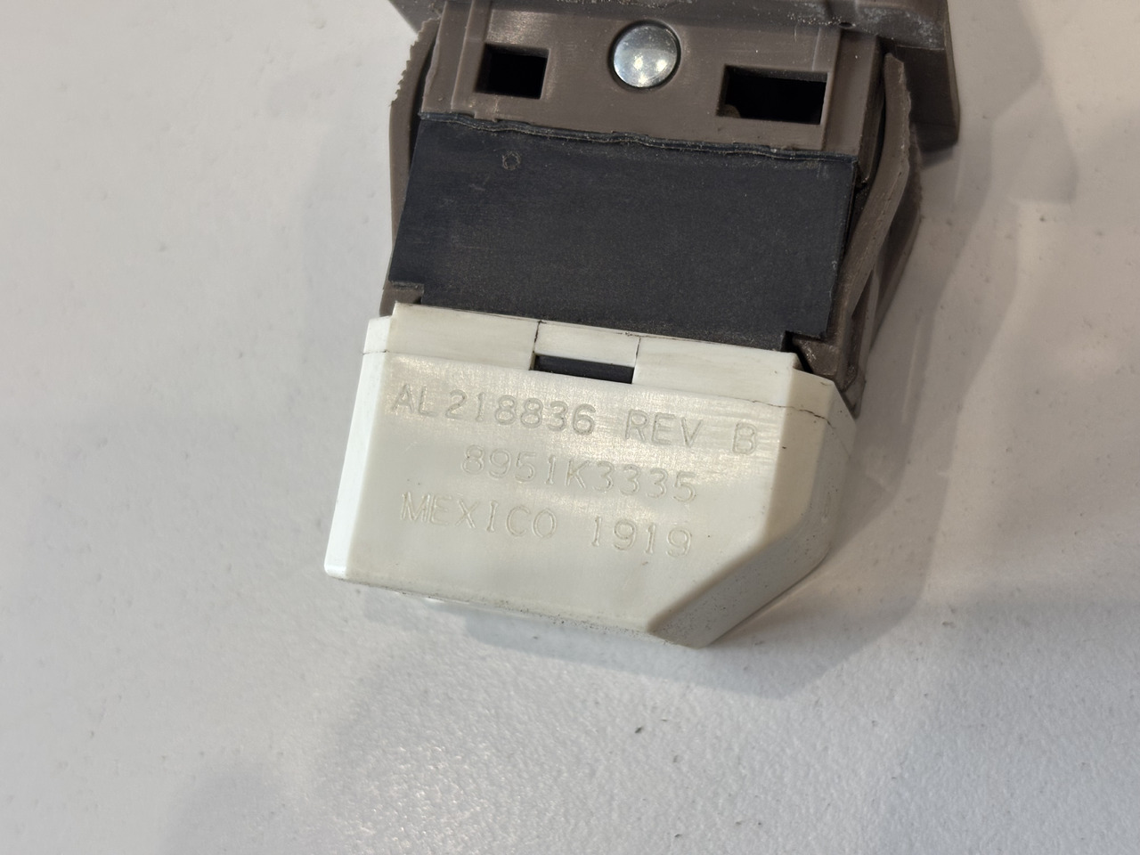 John Deere 6M 6R 6xxx Przełącznik Sterowania tylnym WOM AL218836 - Električni sistem za Poljoprivredna mašina: slika 4 John Deere 6M 6R 6xxx Przełącznik Sterowania tylnym WOM AL218836 - Električni sistem za Poljoprivredna mašina: slika 4