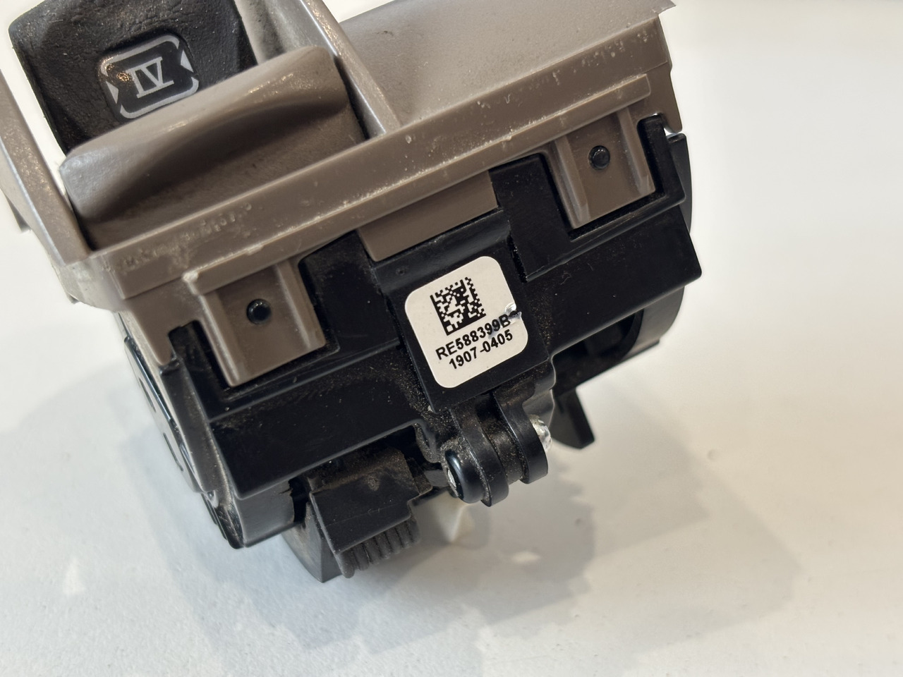 John Deere 6R 7M 6xxx 7xxx 8xxx 9xxx Lewy Moduł Sterujący Przełącznik RE588399 - Električni sistem za Poljoprivredna mašina: slika 3 John Deere 6R 7M 6xxx 7xxx 8xxx 9xxx Lewy Moduł Sterujący Przełącznik RE588399 - Električni sistem za Poljoprivredna mašina: slika 3