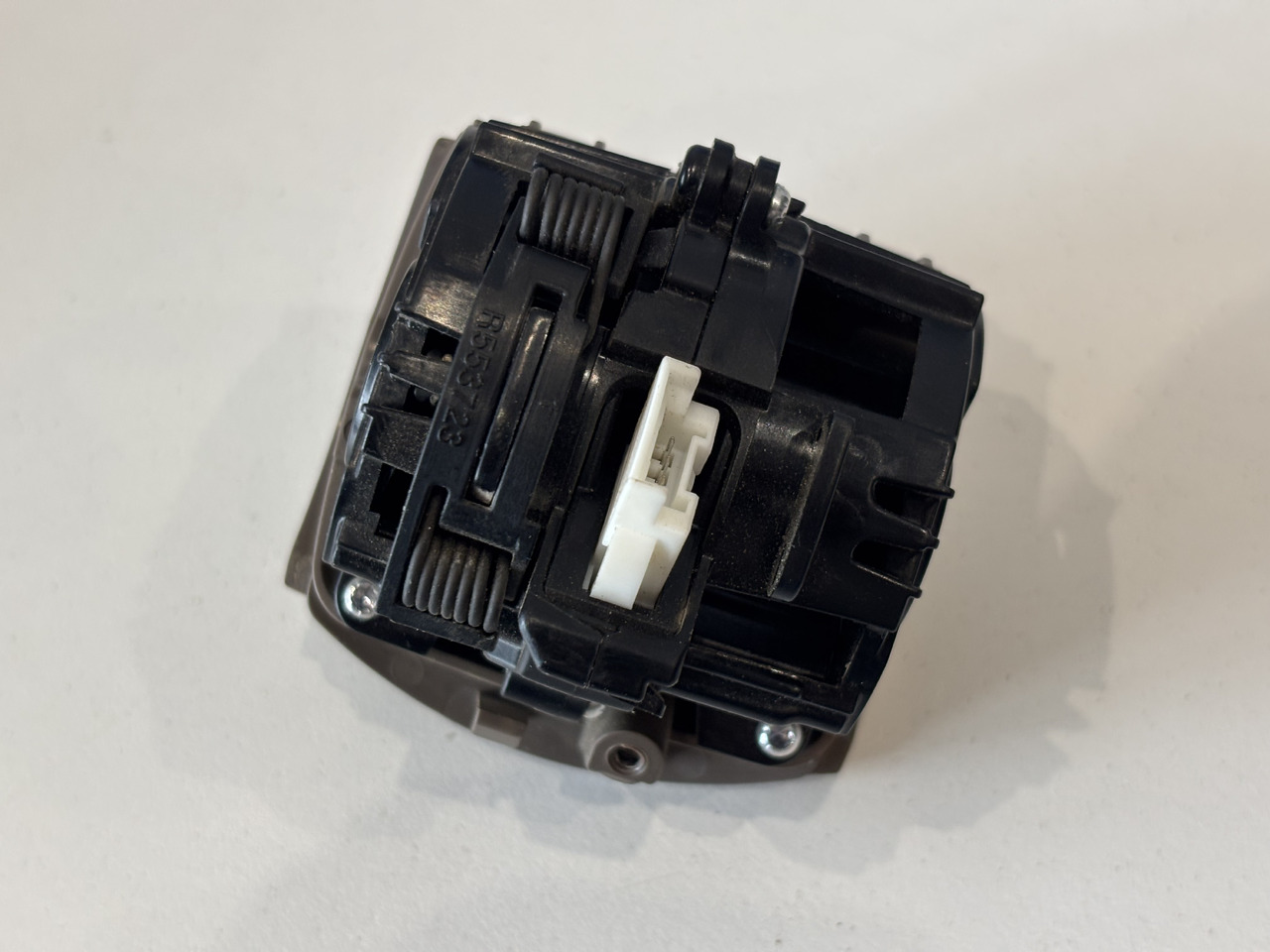 John Deere 6R 7M 6xxx 7xxx 8xxx 9xxx Lewy Moduł Sterujący Przełącznik RE588399 - Električni sistem za Poljoprivredna mašina: slika 4 John Deere 6R 7M 6xxx 7xxx 8xxx 9xxx Lewy Moduł Sterujący Przełącznik RE588399 - Električni sistem za Poljoprivredna mašina: slika 4