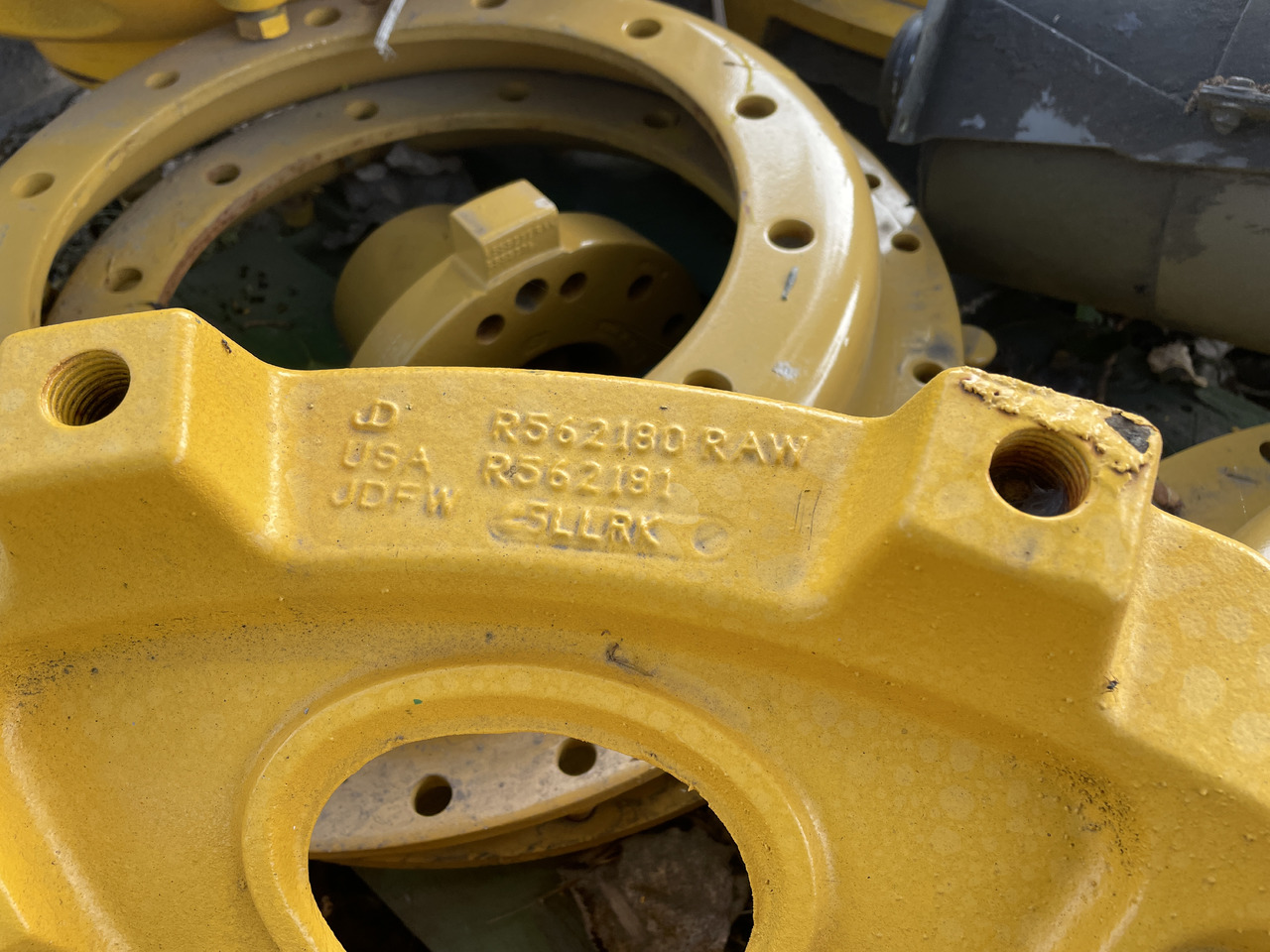 John Deere 7R350 8285R 8370R - Piasta Koła R562180 R562181 - Glavčina za Poljoprivredna mašina: slika 2 John Deere 7R350 8285R 8370R - Piasta Koła R562180 R562181 - Glavčina za Poljoprivredna mašina: slika 2