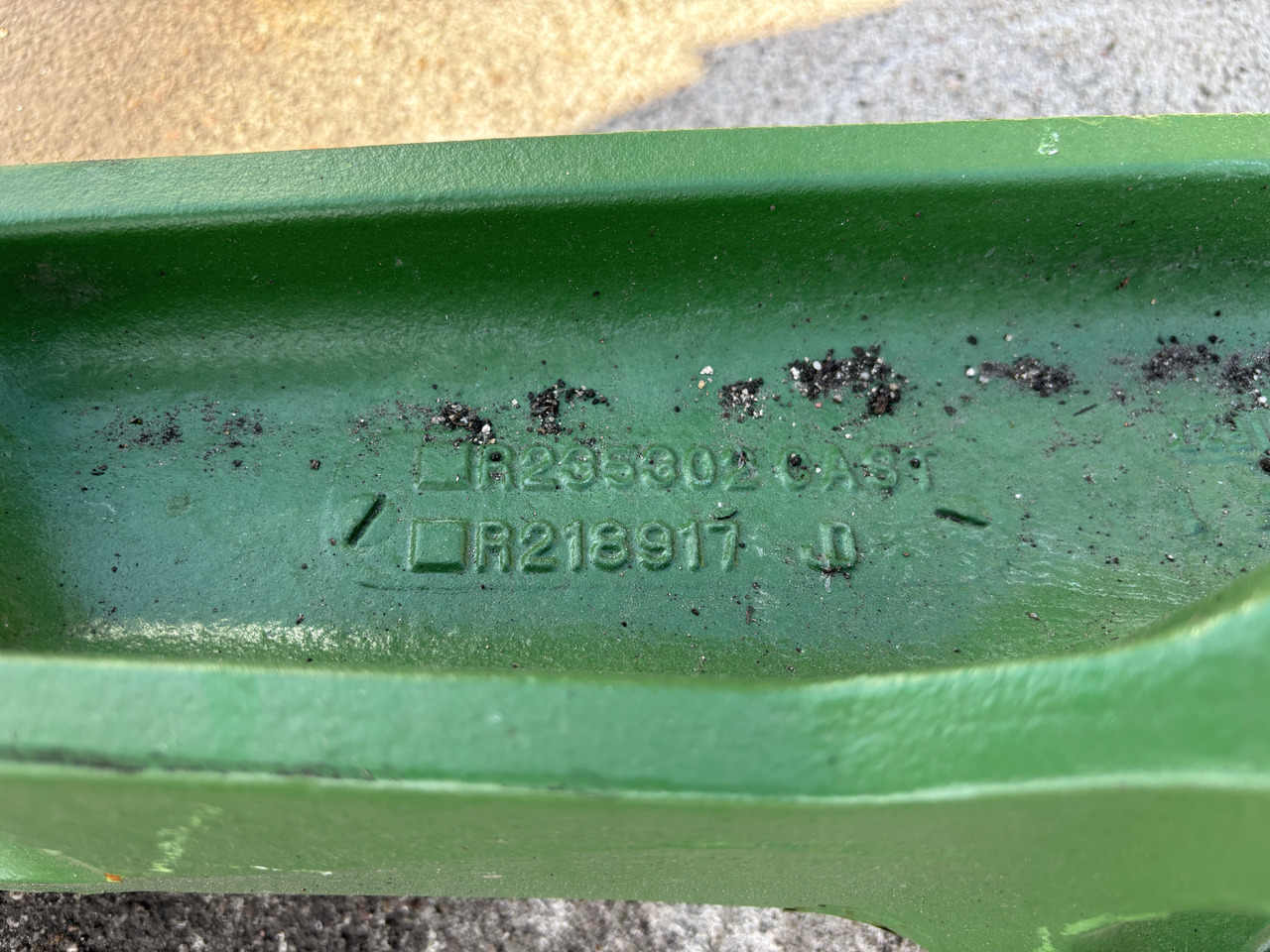 John Deere 7xxxR 8xxxR - ramię podnośnika lewe R218917 R235302 - Platforma: slika 2 John Deere 7xxxR 8xxxR - ramię podnośnika lewe R218917 R235302 - Platforma: slika 2