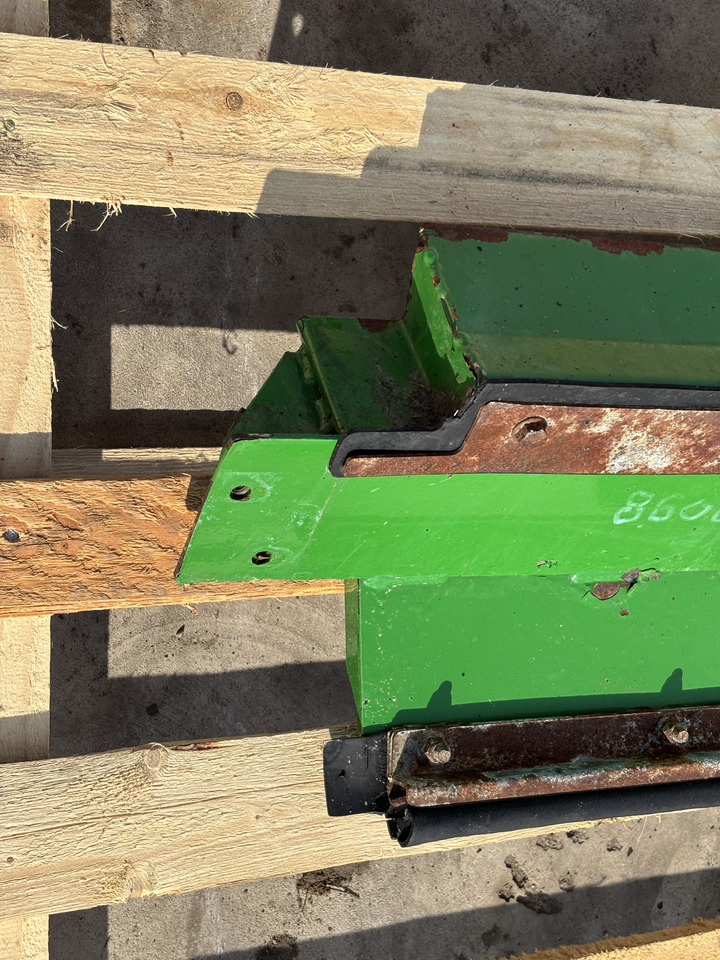 John Deere 8600 Kaptur Osłona Maska AXE46452 - Hauba za Poljoprivredna mašina: slika 2 John Deere 8600 Kaptur Osłona Maska AXE46452 - Hauba za Poljoprivredna mašina: slika 2