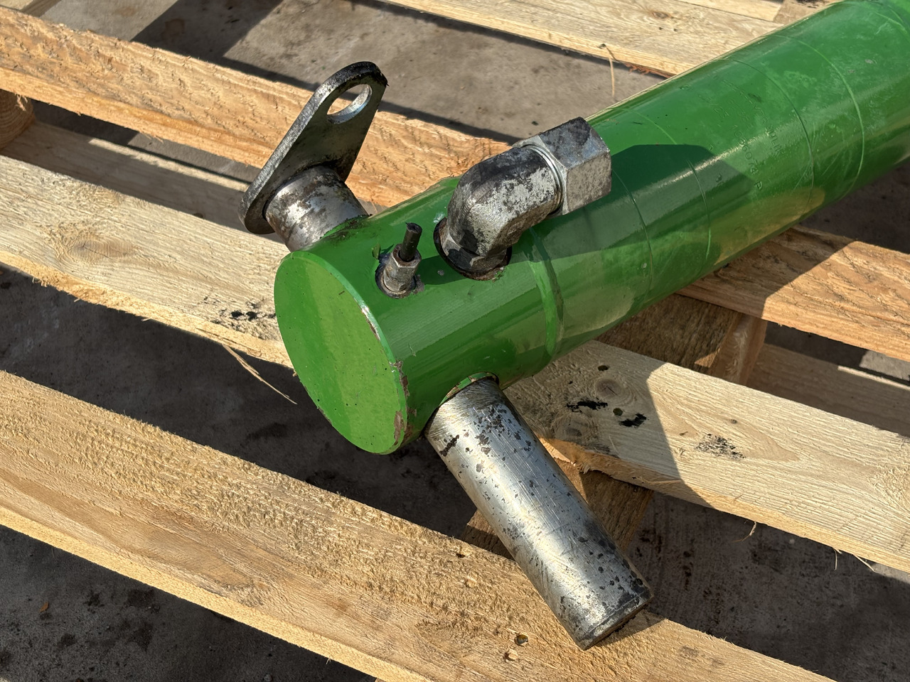 John Deere 8600 Siłownik hydrauliczny AHC18238 - Hidraulični cilindar za Poljoprivredna mašina: slika 2 John Deere 8600 Siłownik hydrauliczny AHC18238 - Hidraulični cilindar za Poljoprivredna mašina: slika 2