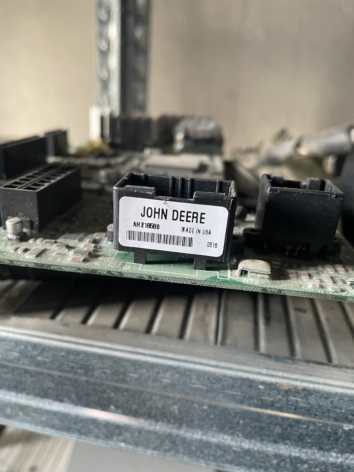 John Deere CTS - moduł płytka sterująca AH218580 AH220395 - Upravljačka jedinica za Poljoprivredna mašina: slika 1 John Deere CTS - moduł płytka sterująca AH218580 AH220395 - Upravljačka jedinica za Poljoprivredna mašina: slika 1