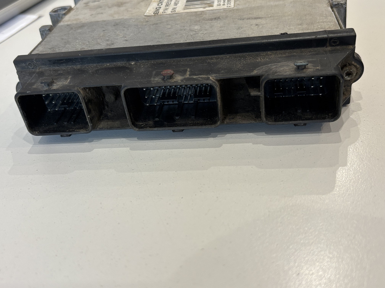 John Deere Moduł ENG CNTRL L15 RE520954 - Upravljačka jedinica za Poljoprivredna mašina: slika 2 John Deere Moduł ENG CNTRL L15 RE520954 - Upravljačka jedinica za Poljoprivredna mašina: slika 2