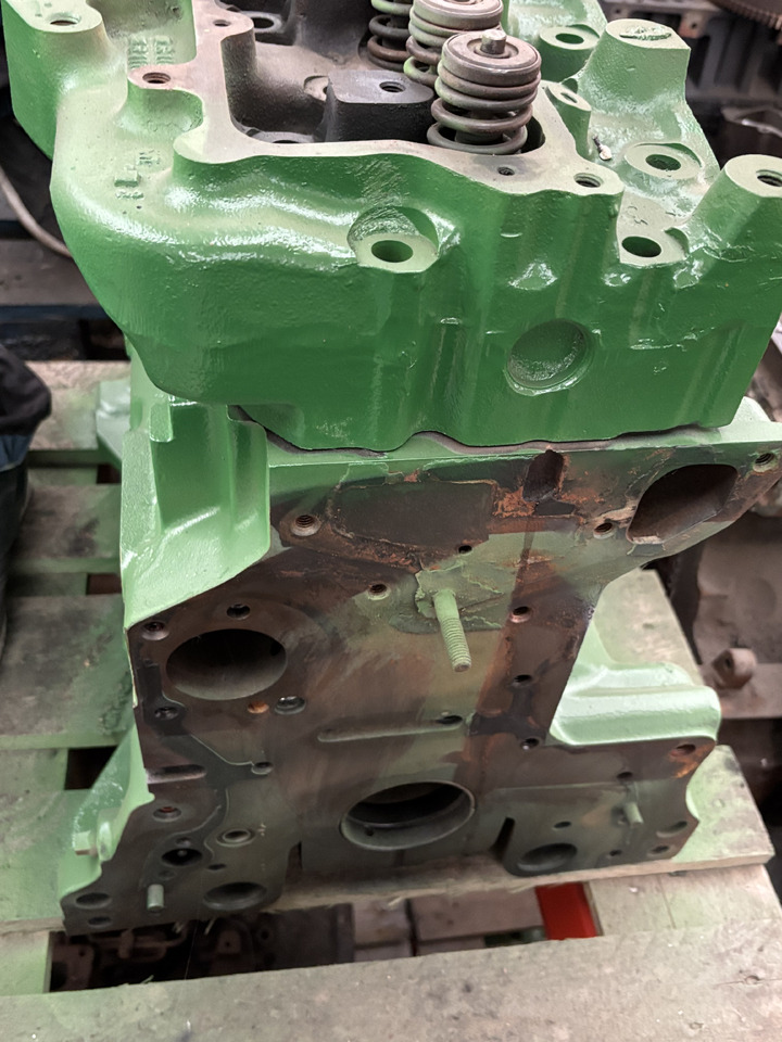 John Deere R121868 4039TL-006 4039TL 006 Blok Silnika R116569 R111949 Cylinder - Cilindar blok za Poljoprivredna mašina: slika 3 John Deere R121868 4039TL-006 4039TL 006 Blok Silnika R116569 R111949 Cylinder - Cilindar blok za Poljoprivredna mašina: slika 3