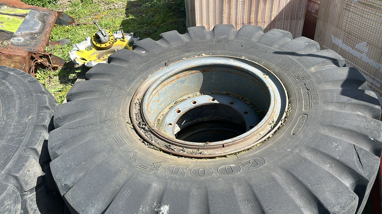Koła felgi opony pełne - ładowarka - Liebherr Komatsu Ahlmann Volvo 25" - Felna za Poljoprivredna mašina: slika 2 Koła felgi opony pełne - ładowarka - Liebherr Komatsu Ahlmann Volvo 25" - Felna za Poljoprivredna mašina: slika 2