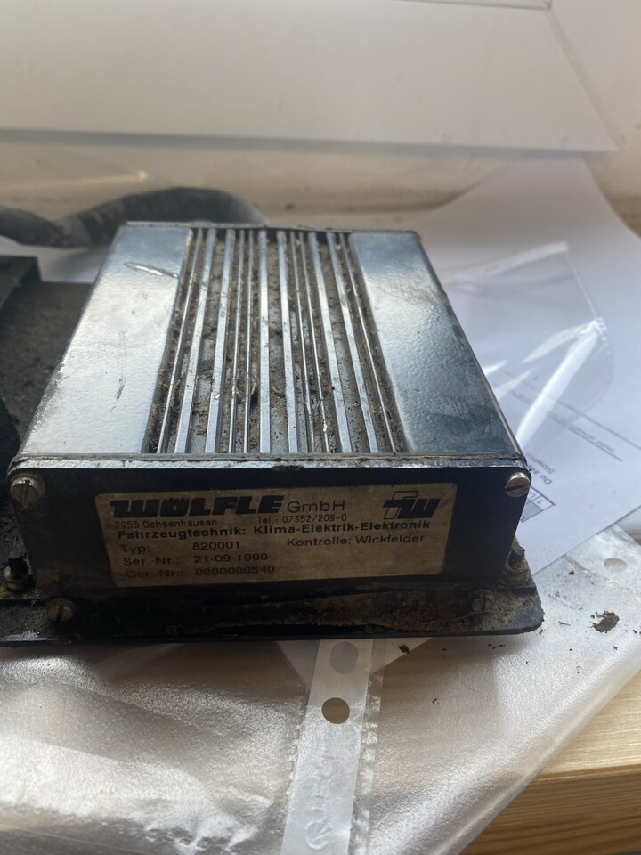 Liebherr 506 - Sterownik Klimatyzacji - TYP: 820001 - Upravljačka jedinica za Utovarivač točkaš: slika 1 Liebherr 506 - Sterownik Klimatyzacji - TYP: 820001 - Upravljačka jedinica za Utovarivač točkaš: slika 1