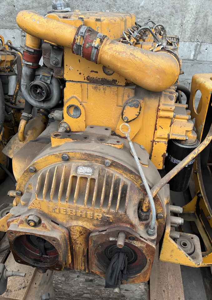 Liebherr D904T D 904 T Silnik Kompletny Blok Koło Zamachowe Wał Korbowy Pokrywa Miska CZĘŚCI - Zamajac za Poljoprivredna mašina: slika 4 Liebherr D904T D 904 T Silnik Kompletny Blok Koło Zamachowe Wał Korbowy Pokrywa Miska CZĘŚCI - Zamajac za Poljoprivredna mašina: slika 4