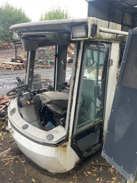 Liebherr L544 kabina części - Kabina za Građevinska mašina: slika 2 Liebherr L544 kabina części - Kabina za Građevinska mašina: slika 2