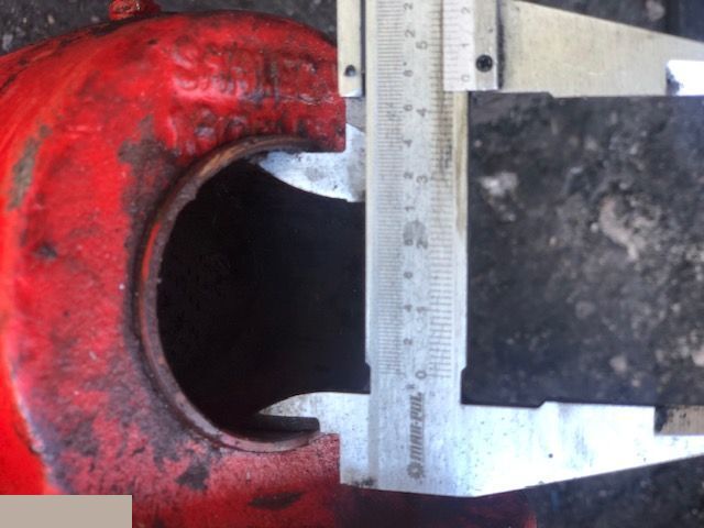 Manitou 524 - Siłownik Wychyłu Łyźki - Hidraulični cilindar za Poljoprivredna mašina: slika 2 Manitou 524 - Siłownik Wychyłu Łyźki - Hidraulični cilindar za Poljoprivredna mašina: slika 2