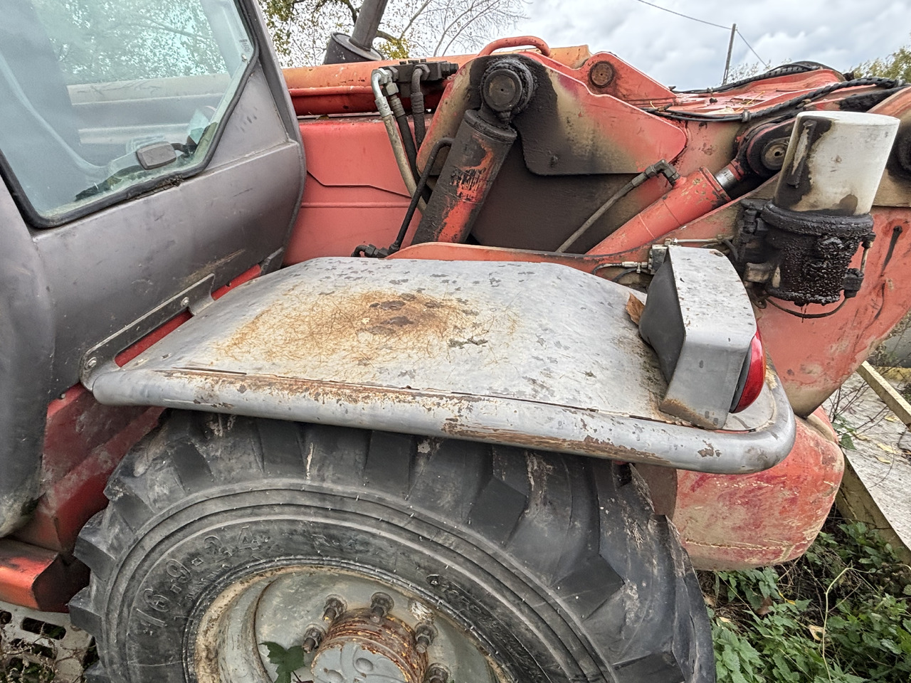 Manitou MT 1740 SLT - Ładowarka Teleskopowa - Nadkole Błotnik Owiewka Osłona - Karoserija i eksterijer za Građevinska mašina: slika 1 Manitou MT 1740 SLT - Ładowarka Teleskopowa - Nadkole Błotnik Owiewka Osłona - Karoserija i eksterijer za Građevinska mašina: slika 1