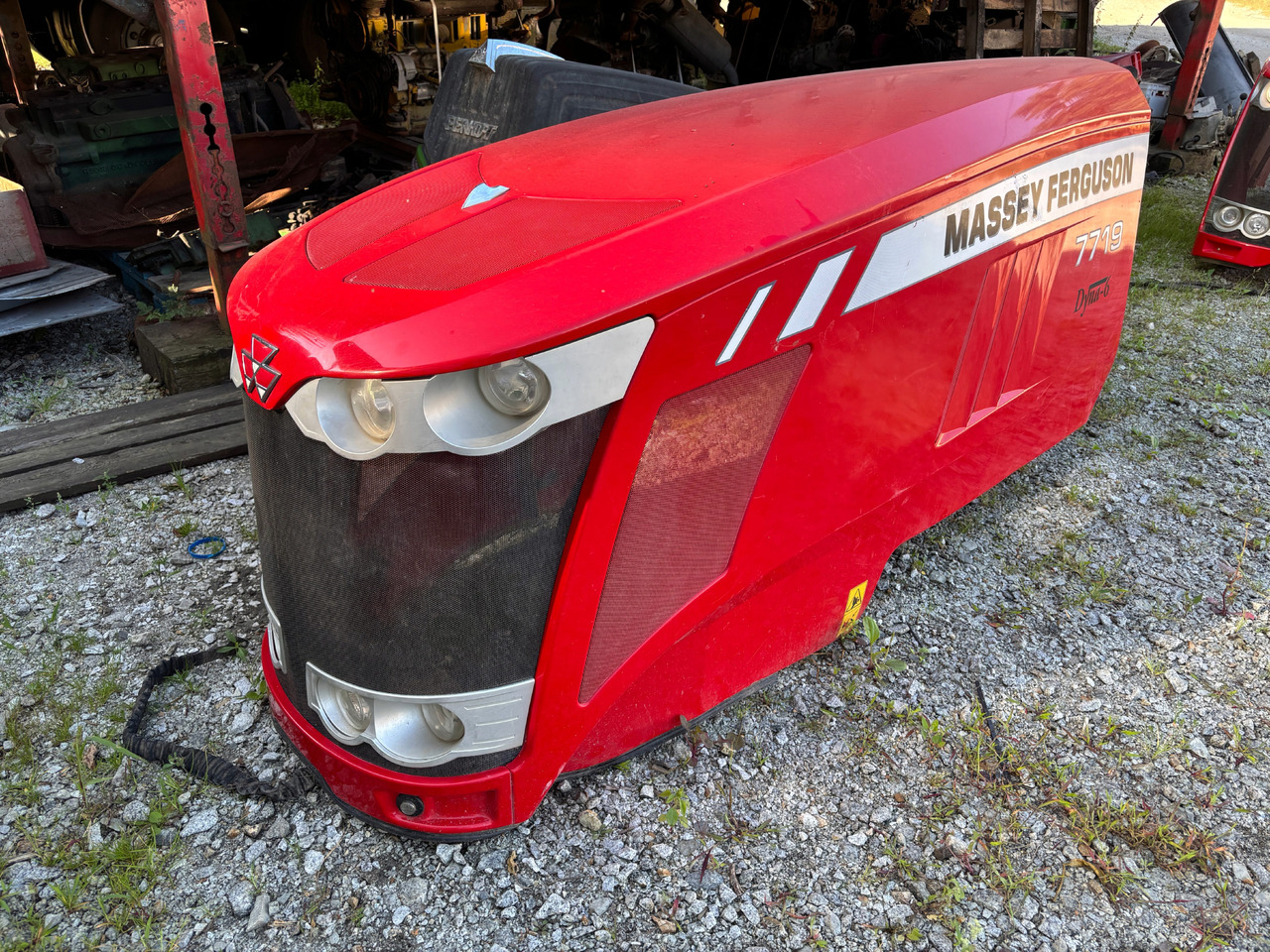 Masey Fergusson 7719 Dyna-6 - maska silnika 4355132M94 - Hauba za Traktor: slika 3 Masey Fergusson 7719 Dyna-6 - maska silnika 4355132M94 - Hauba za Traktor: slika 3