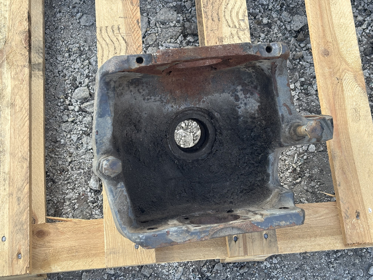 Massey Ferguson 5613 D6 Zwrotnica - Rukavac točka za Poljoprivredna mašina: slika 1 Massey Ferguson 5613 D6 Zwrotnica - Rukavac točka za Poljoprivredna mašina: slika 1