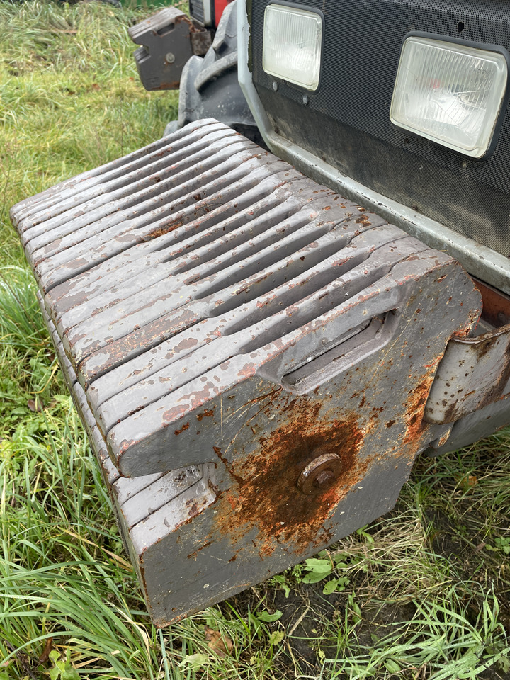 Massey Fergusson - obciążnik walizkowy balast 45kg - Kontra teg za Poljoprivredna mašina: slika 1 Massey Fergusson - obciążnik walizkowy balast 45kg - Kontra teg za Poljoprivredna mašina: slika 1