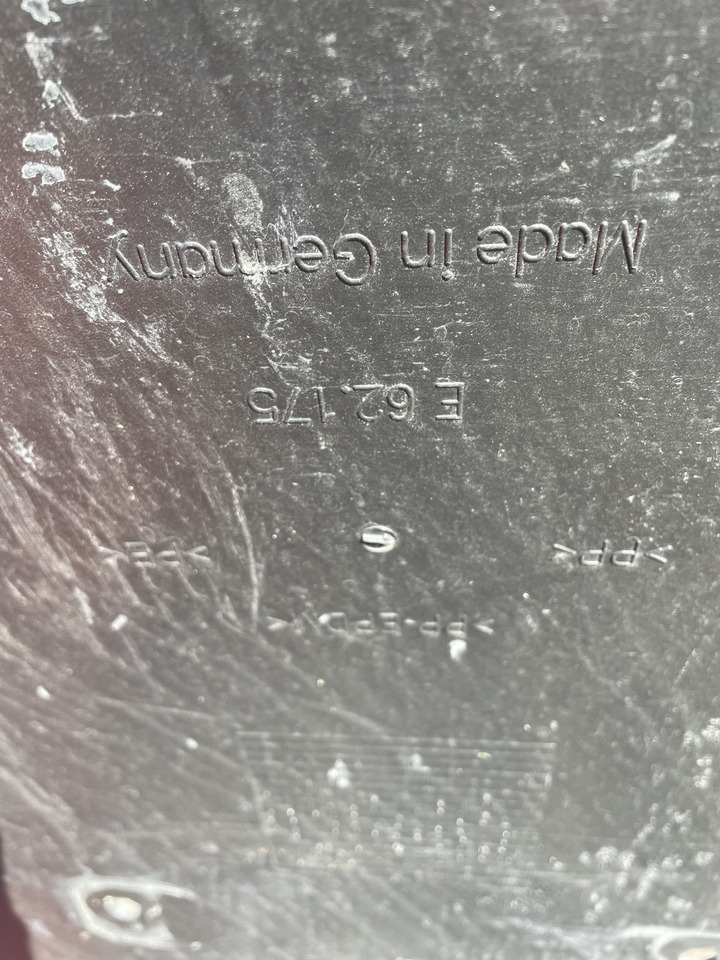 New Holland T7 - błotnik 47664342 - Blatobran za Poljoprivredna mašina: slika 2 New Holland T7 - błotnik 47664342 - Blatobran za Poljoprivredna mašina: slika 2