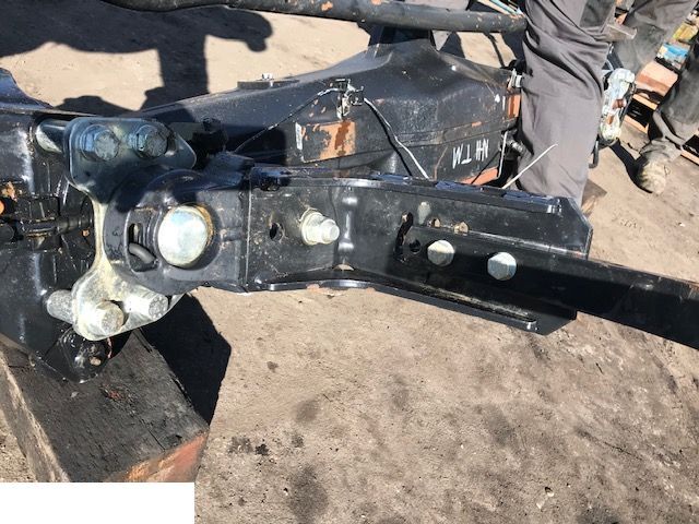 New Holland TM - Mocowanie Błotnika - Blatobran za Građevinska mašina: slika 1 New Holland TM - Mocowanie Błotnika - Blatobran za Građevinska mašina: slika 1