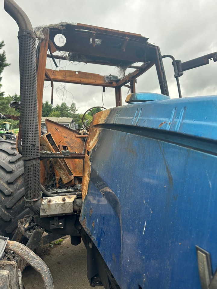 Traktor Valtra 8150 8150-4 - cała na części: slika 20 Traktor Valtra 8150 8150-4 - cała na części: slika 20