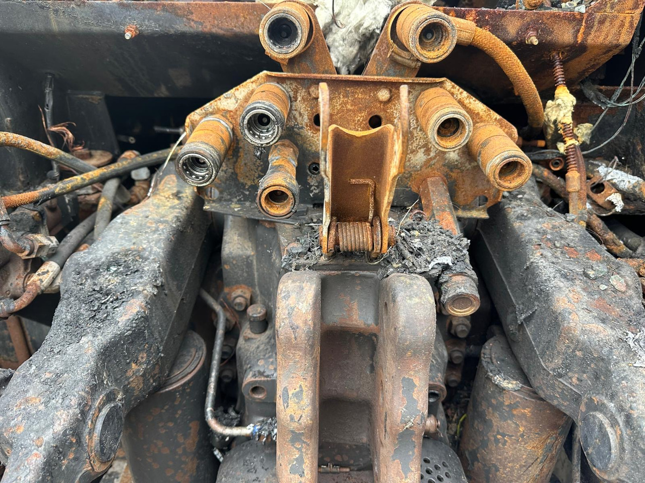 Traktor Valtra 8150 8150-4 - cała na części: slika 7 Traktor Valtra 8150 8150-4 - cała na części: slika 7