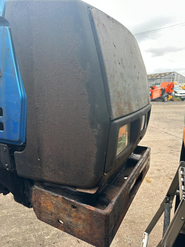 Traktor Valtra 8150 8150-4 - cała na części: slika 19 Traktor Valtra 8150 8150-4 - cała na części: slika 19