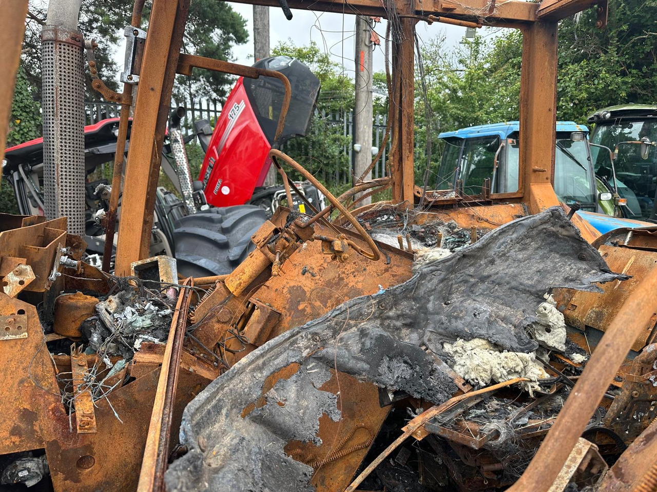 Traktor Valtra 8150 8150-4 - cała na części: slika 12 Traktor Valtra 8150 8150-4 - cała na części: slika 12