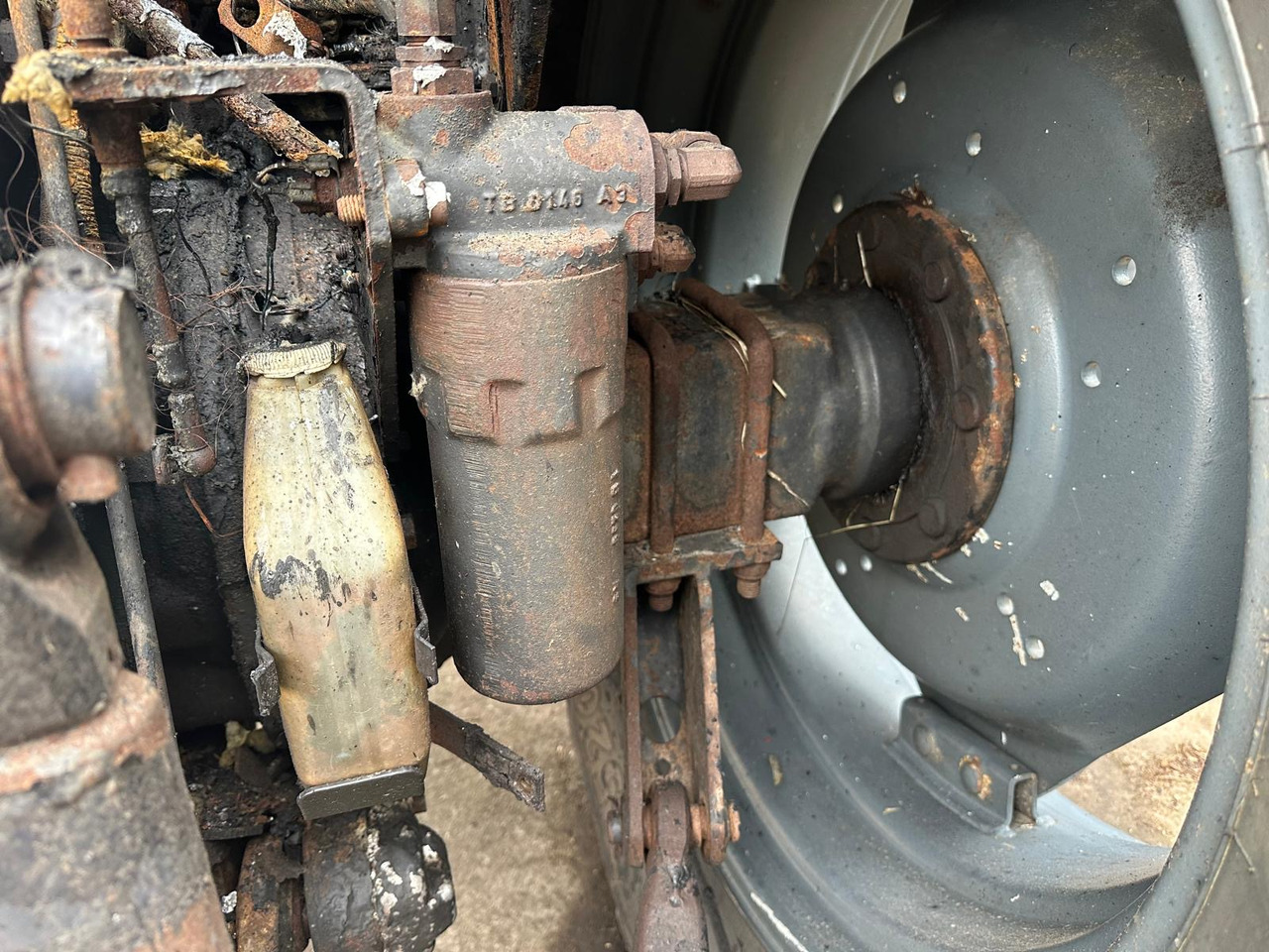 Traktor Valtra 8150 8150-4 - cała na części: slika 8 Traktor Valtra 8150 8150-4 - cała na części: slika 8