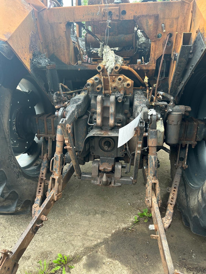 Traktor Valtra 8150 8150-4 - cała na części: slika 10 Traktor Valtra 8150 8150-4 - cała na części: slika 10