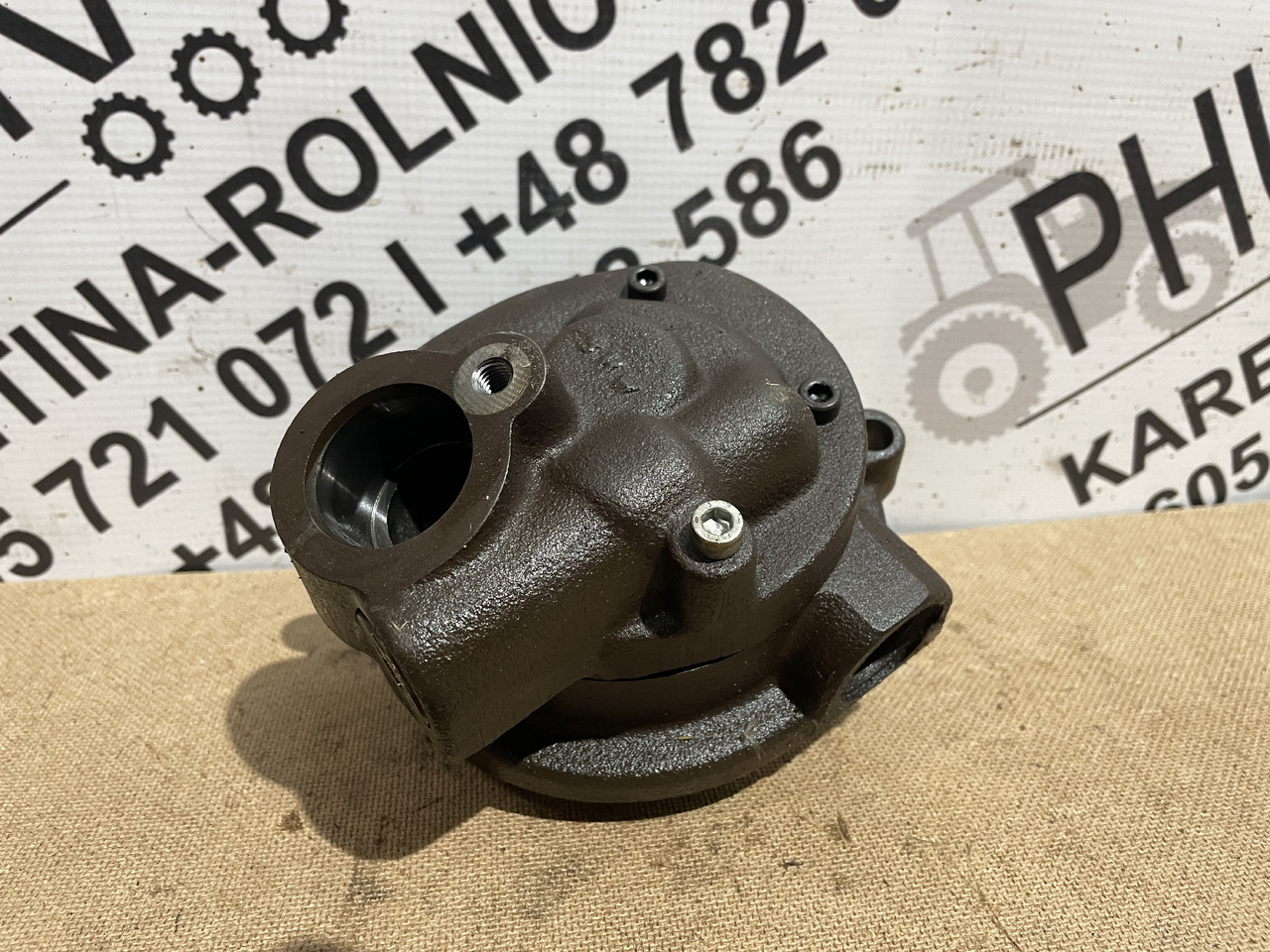 Valtra S354 Massey 8480 - skrzynia biegów - pompa oleju G835100490022 - Menjač za Poljoprivredna mašina: slika 1 Valtra S354 Massey 8480 - skrzynia biegów - pompa oleju G835100490022 - Menjač za Poljoprivredna mašina: slika 1